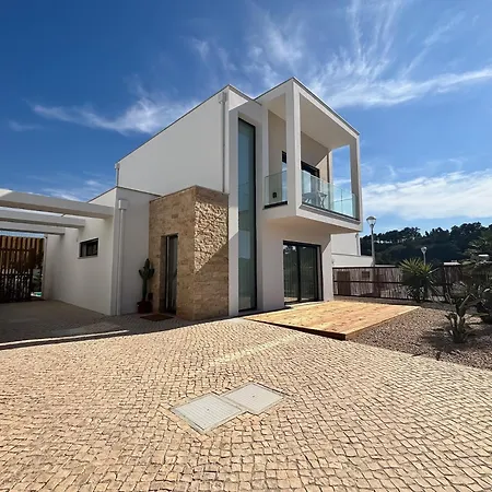 Andorinha - By Sch Villa